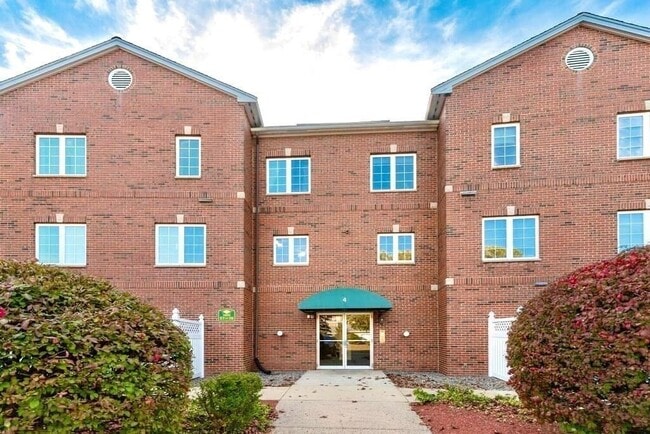 Building Photo - 7 Conant Rd