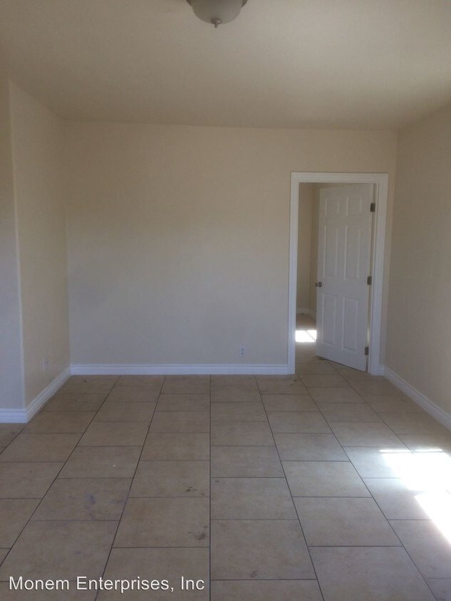 Primary Photo - 806 N Alvarado St