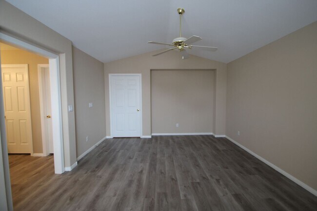 Building Photo - BEAUTIFUL 2 STORY SINGLE FAMILY HOME LOCAT...
