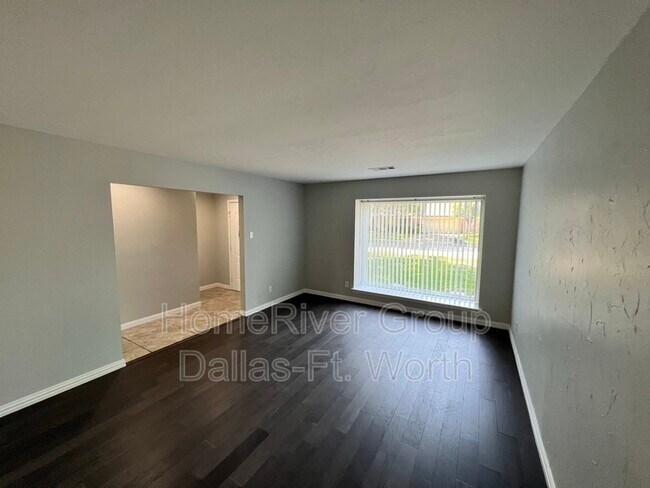 Building Photo - 1313 Savannah Dr