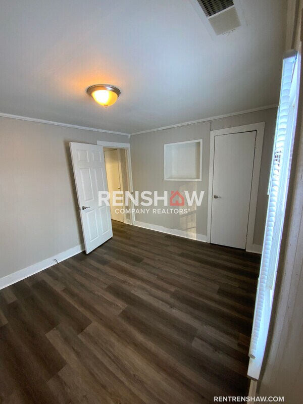 Building Photo - 195 E South St