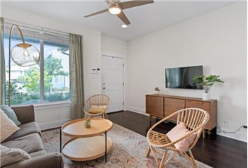 Foto del edificio - 7405 Wolverine St