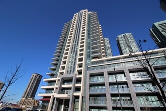 Building Photo - 4085-4085 Parkside Village Dr