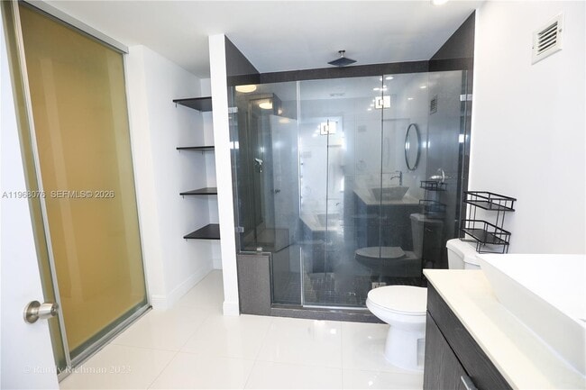 Foto del edificio - 600 NE 36th St