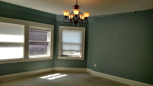 Foto del edificio - 1681 N Prospect Ave