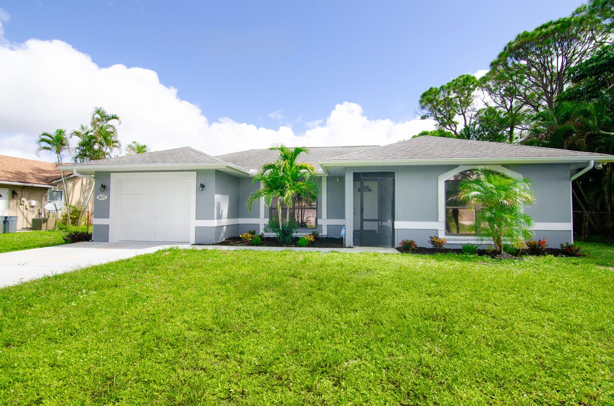 Foto principal - 1677 SE Trumpet Ln