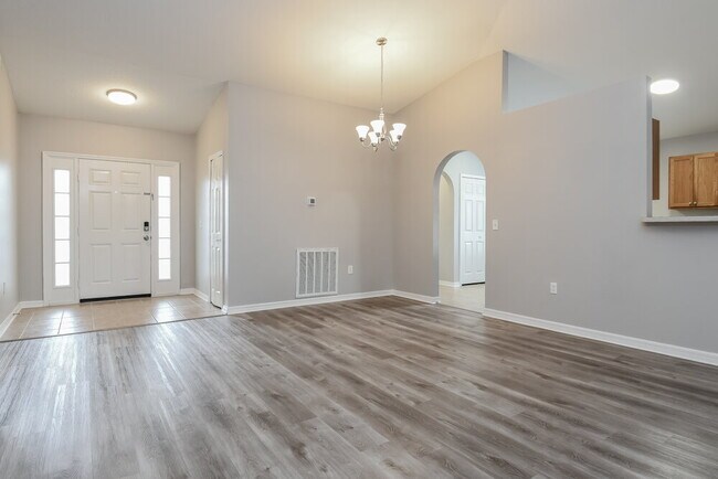 Foto del edificio - 2406 Foxhollow Rd