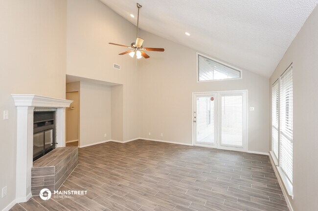 Foto del edificio - 6205 Wentworth Ct