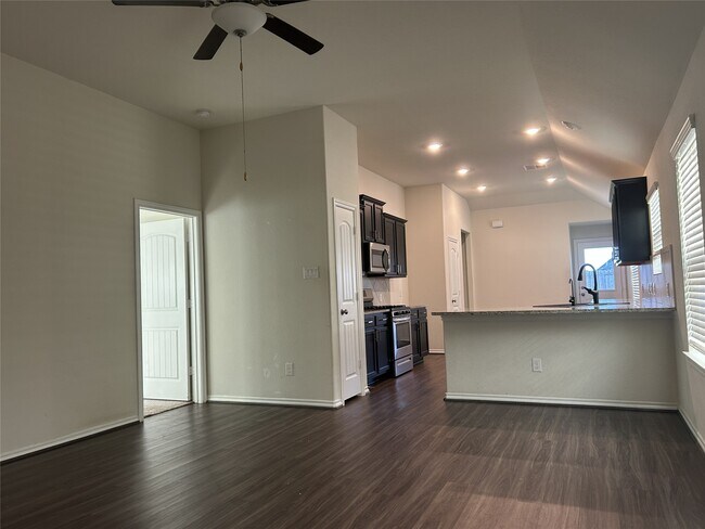 Foto del edificio - 25623 Bottlebrush Sedge St