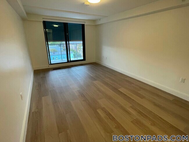 Foto del edificio - 1079 Commonwealth Ave