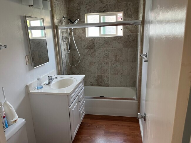 Foto del edificio - 511 Broadway St