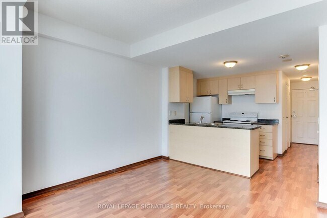 Photo du bâtiment - 15 Maplewood Ave