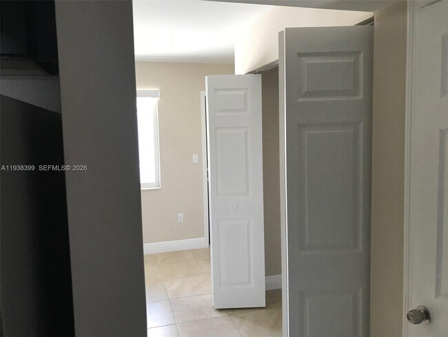 Building Photo - 1990 NW 4th Ct