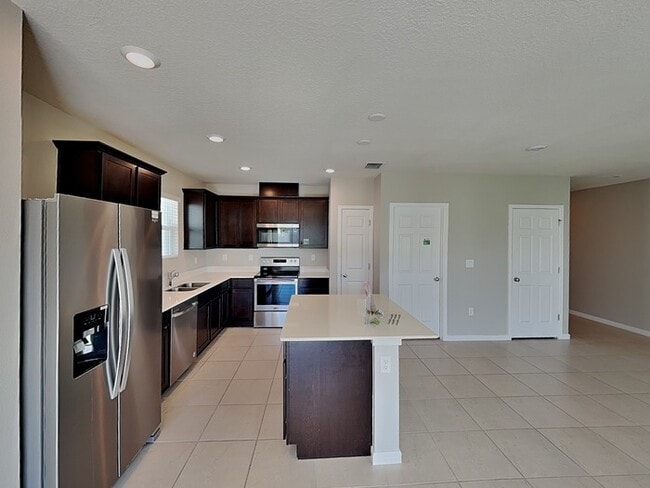 Building Photo - 1660 Aspen Ave