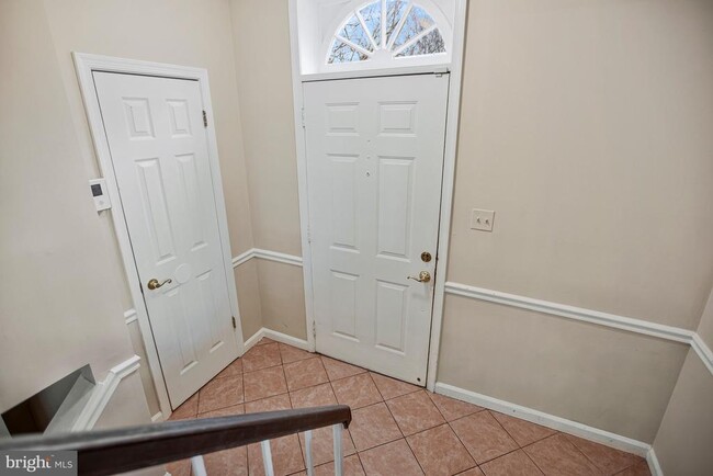 Building Photo - 14669 Cambridge Cir