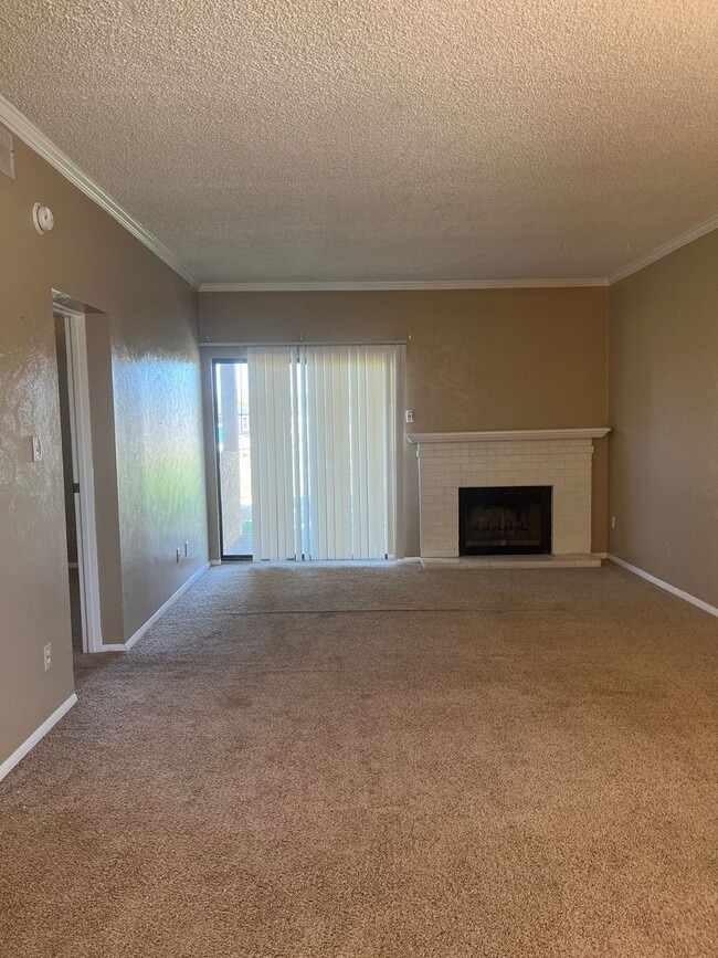 Foto del edificio - 1028 Mockingbird Ln