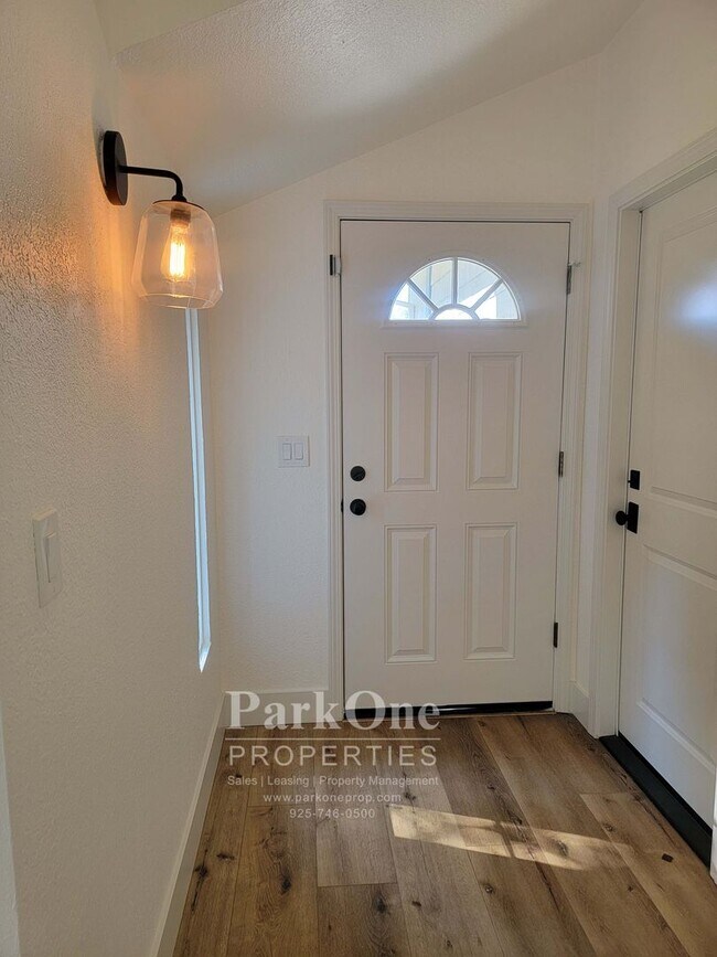 Building Photo - Spacious Updated Home with Expansive Private Yard