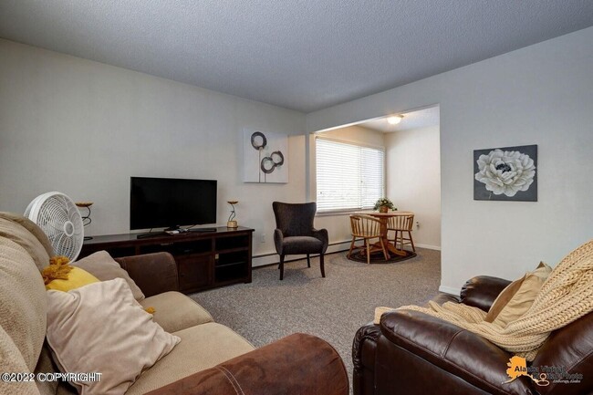 Building Photo - Akins Real Estate