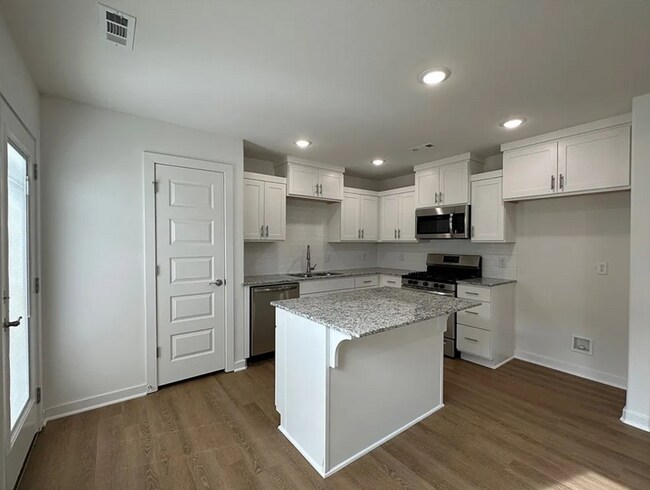 Foto del edificio - 5812 W Greens Chapel Rd