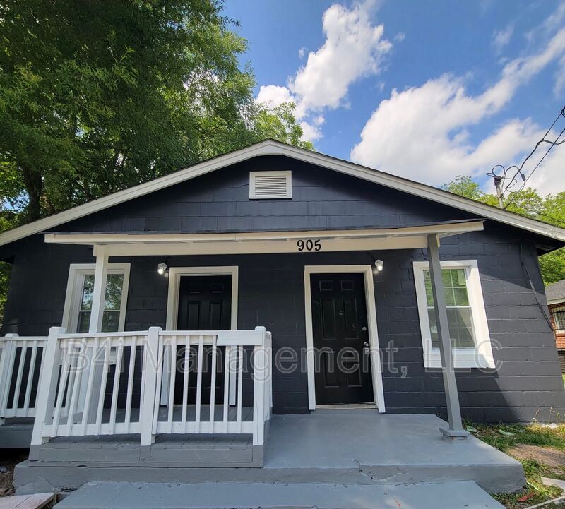 Primary Photo - 905 East 8th Street