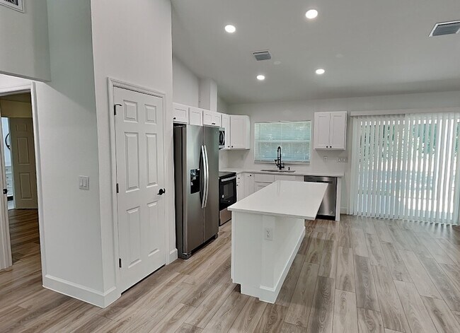 Foto del edificio - 15135 SW 16th Pl