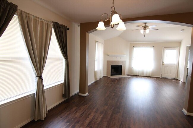 Foto del edificio - 25203 Clover Ranch Dr