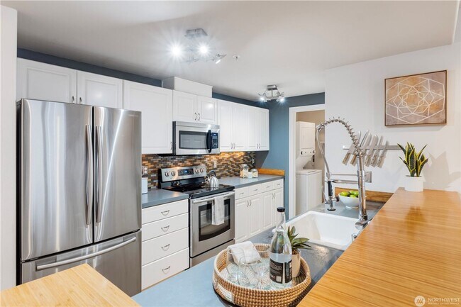 Foto del edificio - 3221 SW Avalon Way