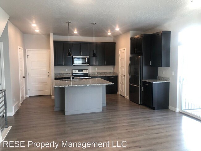 Building Photo - 3 br, 2.5 bath House - 4363 W Dixon Way