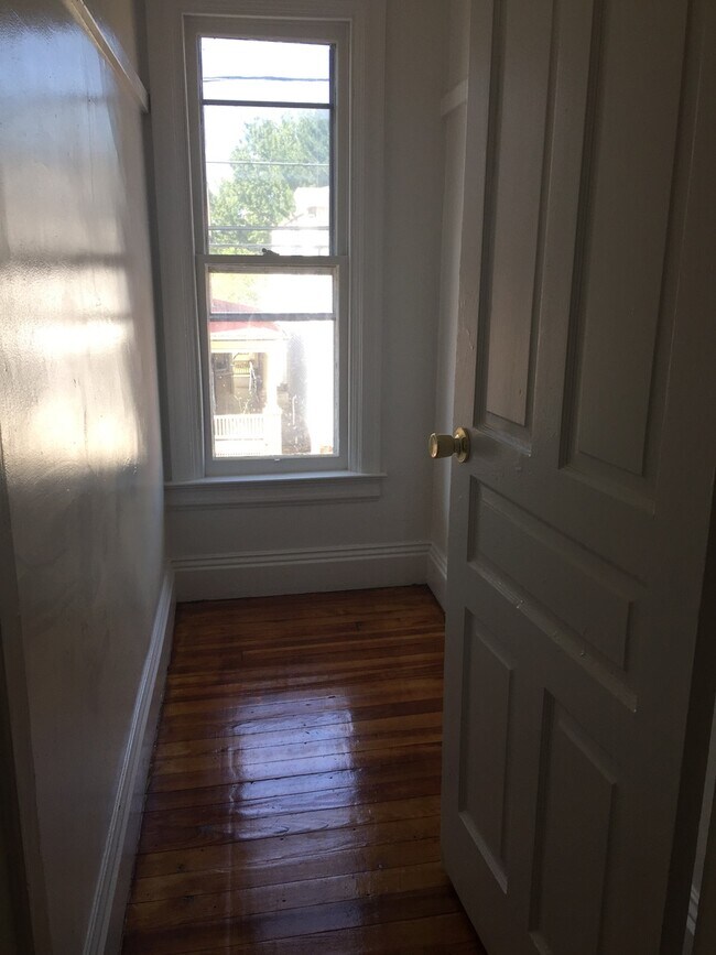 Foto del edificio - 2nd/3rd Floor 2 Bedroom West End of York City