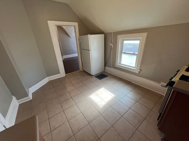 Building Photo - 6417 Sheridan Rd