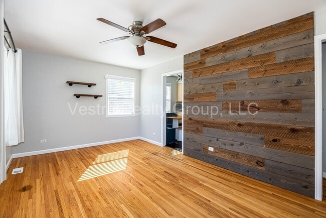 Foto del edificio - 2245 S King St