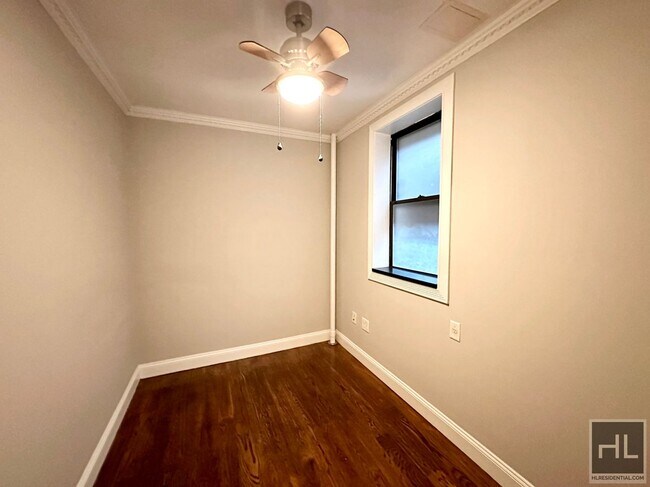 Building Photo - Tenth Avenue
