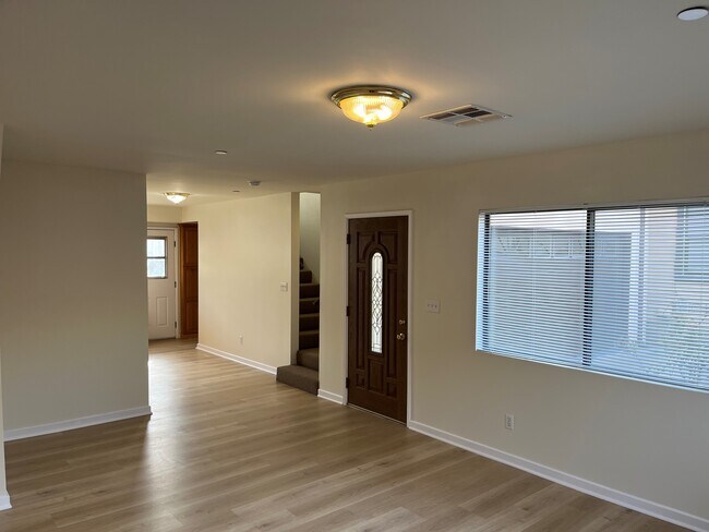Foto del edificio - 1822 N Allen Ave