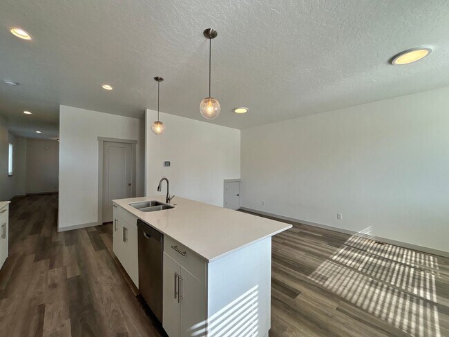 Foto del edificio - 502 NW 28th Ct
