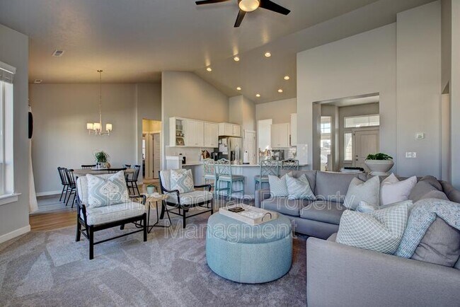Building Photo - 4952 W Sands Basin Dr