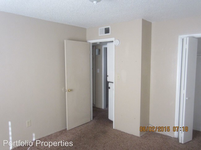 Building Photo - 2820 N Half Moon Dr