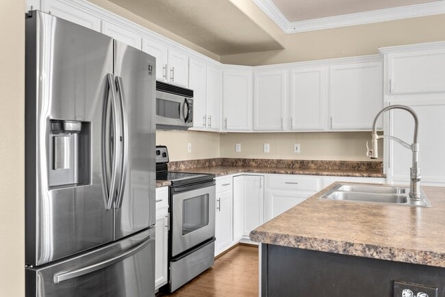 Building Photo - 231 Sunshine Dr