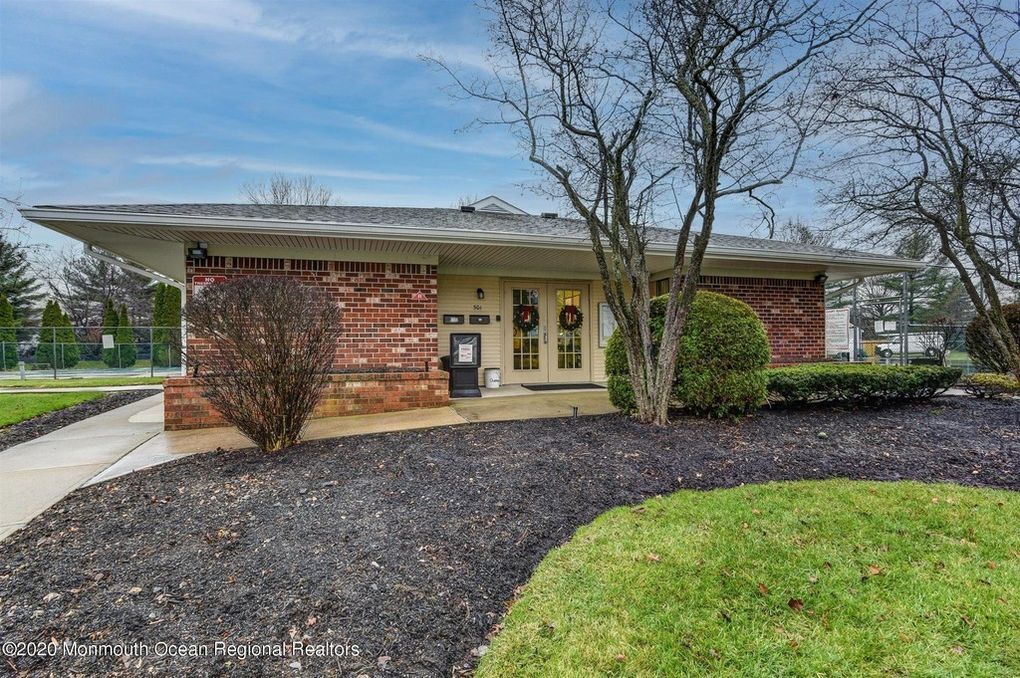 Clubhouse - 500 Danbury Ln