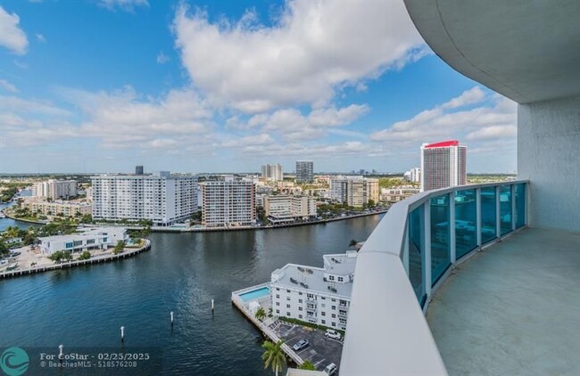 Foto del edificio - 1945 S Ocean Dr