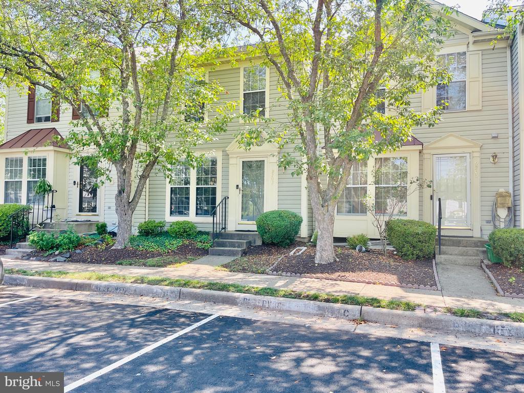 Primary Photo - 9703 Sassafras Ct