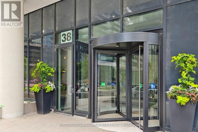 Photo du bâtiment - 38 Annie Craig Dr