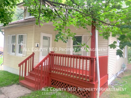 Building Photo - Cozy 2-Bedroom Home with Inviting Porch an...