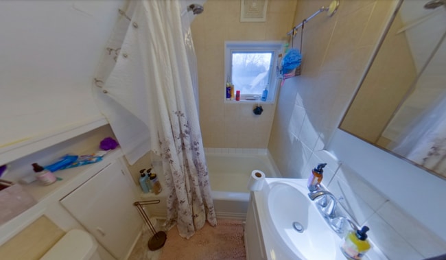 Building Photo - Fenced-in backyard + Washer & Dryer + Pet ...