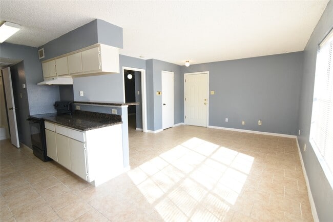 Foto del edificio - 2750 Holly Hall St