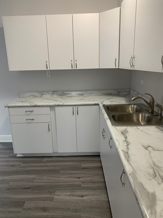 Kitchen - 112 Webb St