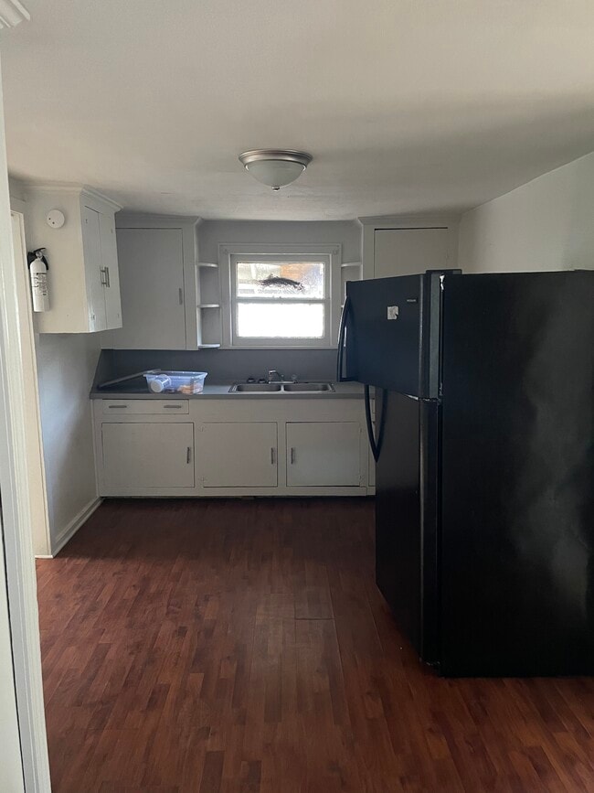 Kitchen - 1120 Greenwood Ave