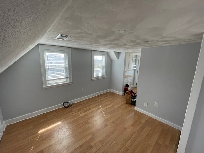 Building Photo - 72 Sohier Rd