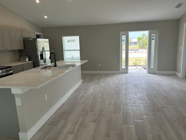 Foto del edificio - Coming Soon Brand new construction 4 Bedroom