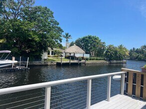 Building Photo - 1816 E Oakland Park Blvd
