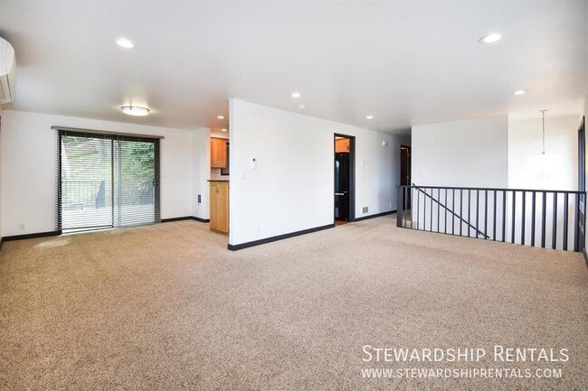 Building Photo - Modern home with an In-Law Suite!